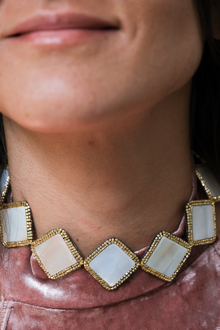 Collar Ana