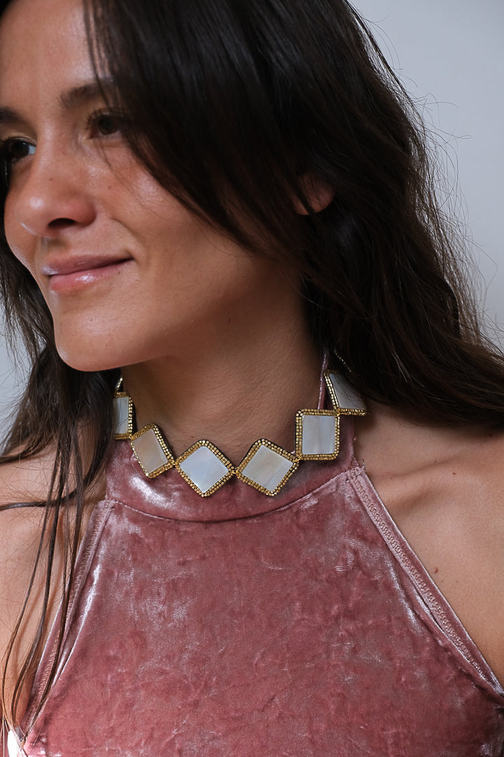 Collar Ana