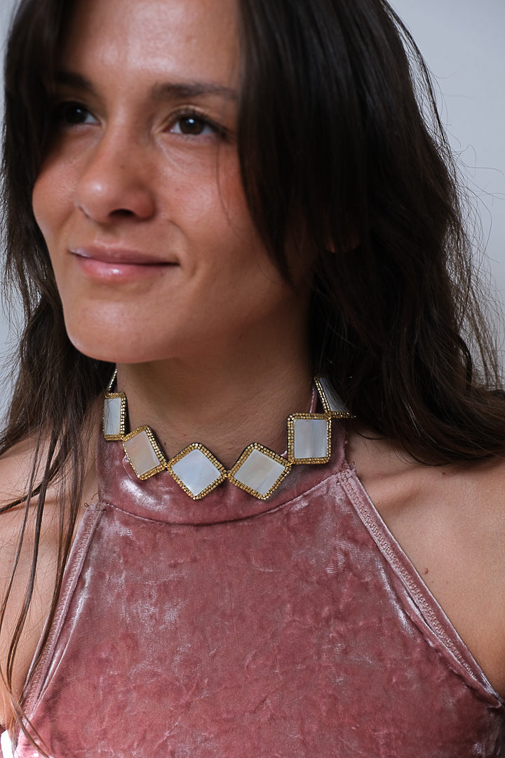Collar Ana